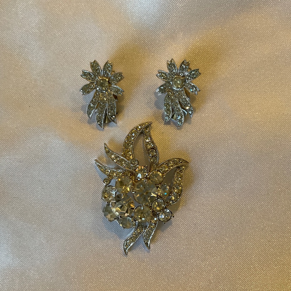 EISENBERG ICE RIHINESTONE BROOCH AND EARRINGS